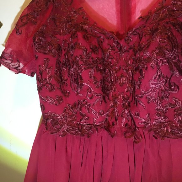 Gorgeous Fit and Flair Short Burgundy Dress - Picture 15 of 15